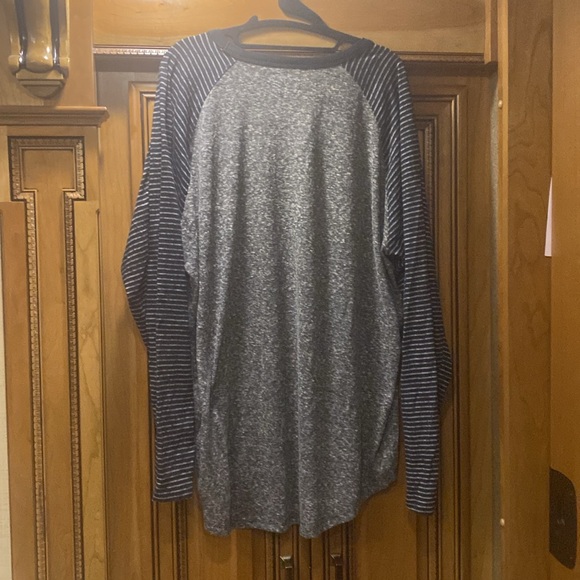 Hurley Long Sleeve Gray & Black T-Shirt Size XL - Picture 6 of 10